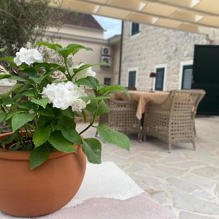 Apartment Caserma Kotor Ngoại thất bức ảnh