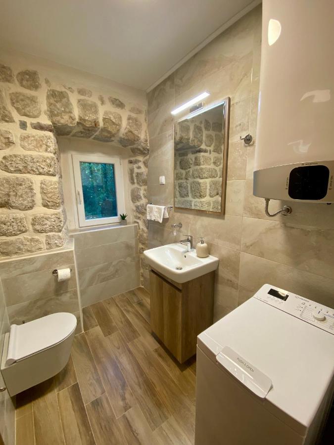 Apartment Caserma Kotor Ngoại thất bức ảnh