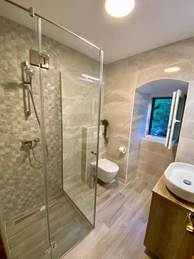 Apartment Caserma Kotor Ngoại thất bức ảnh