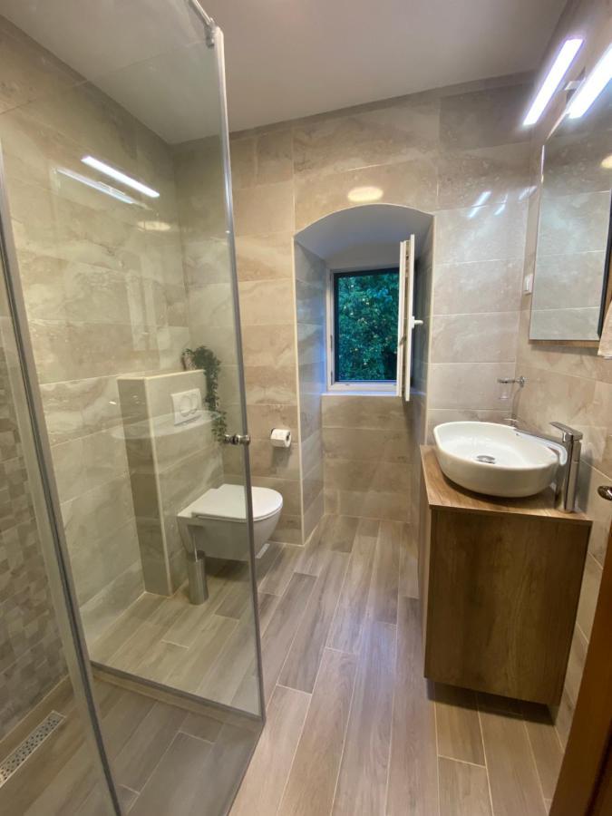 Apartment Caserma Kotor Ngoại thất bức ảnh