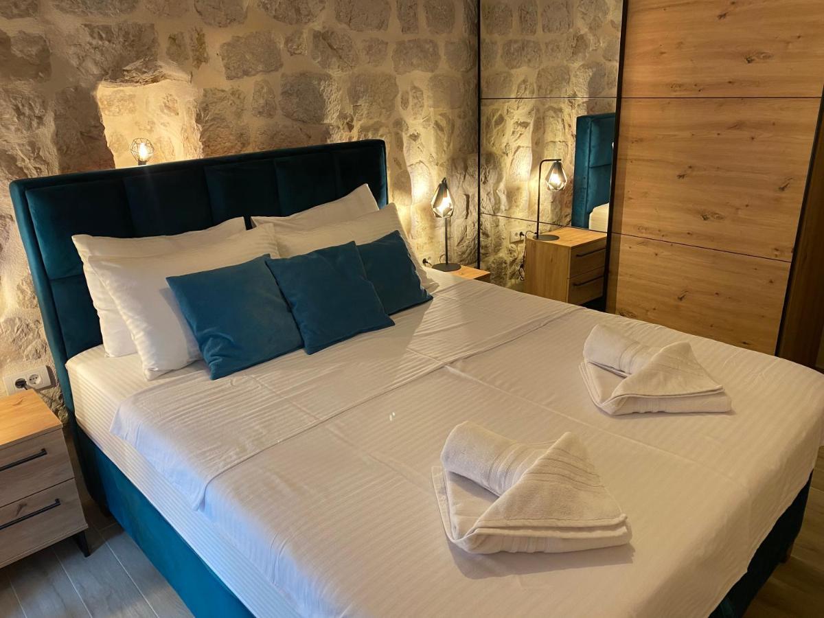 Apartment Caserma Kotor Ngoại thất bức ảnh