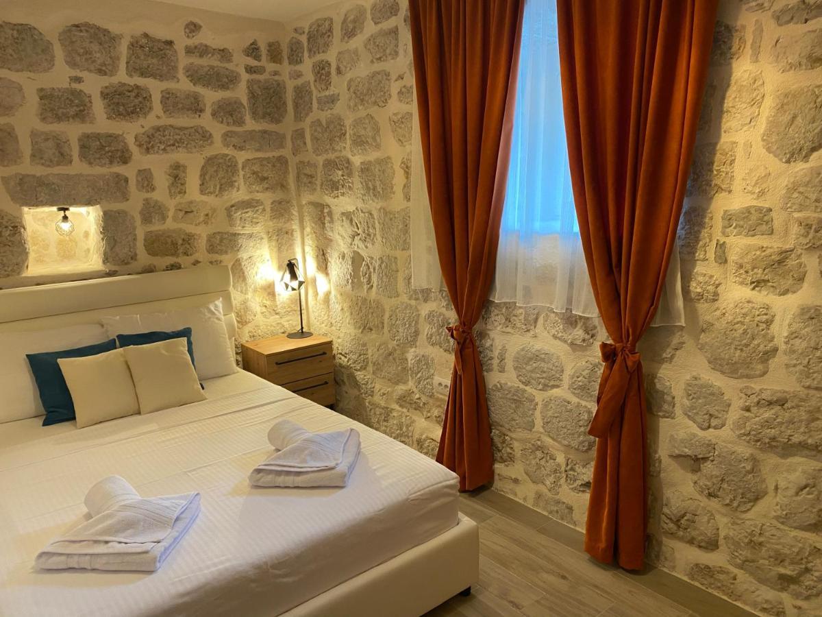 Apartment Caserma Kotor Ngoại thất bức ảnh