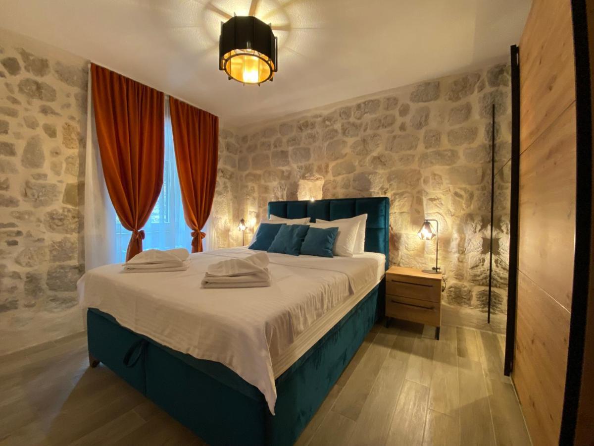 Apartment Caserma Kotor Ngoại thất bức ảnh