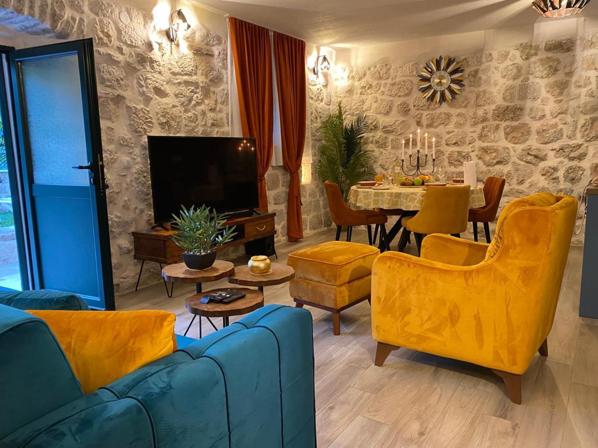 Apartment Caserma Kotor Ngoại thất bức ảnh