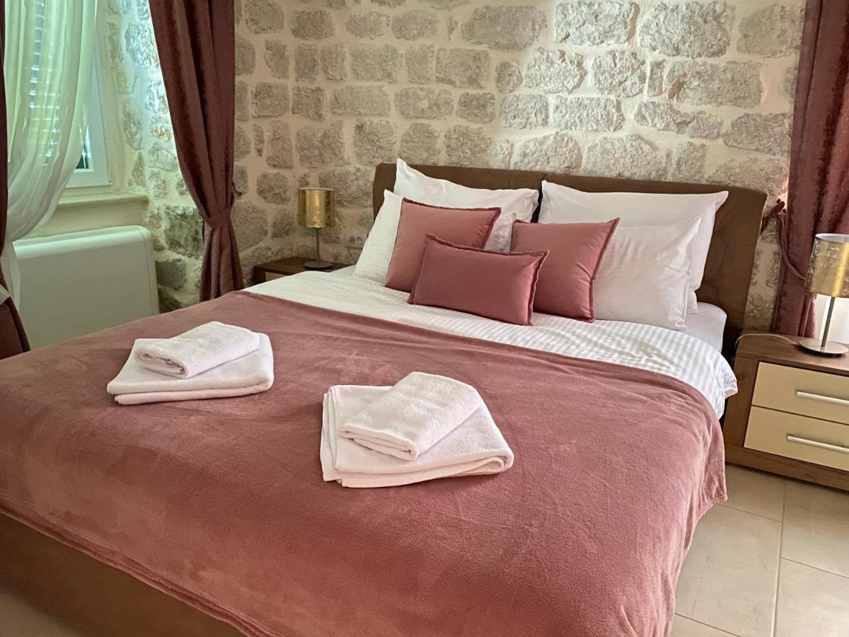 Apartment Caserma Kotor Ngoại thất bức ảnh
