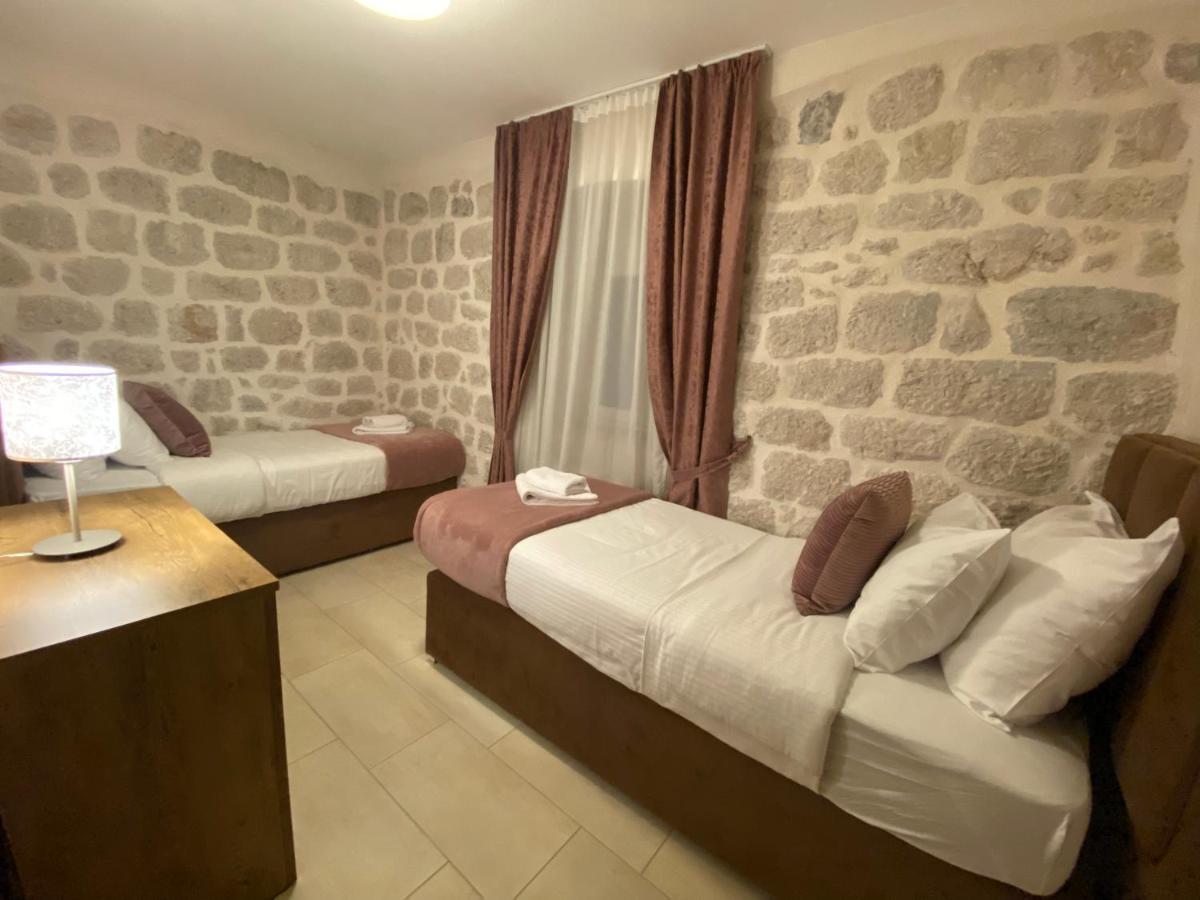 Apartment Caserma Kotor Ngoại thất bức ảnh
